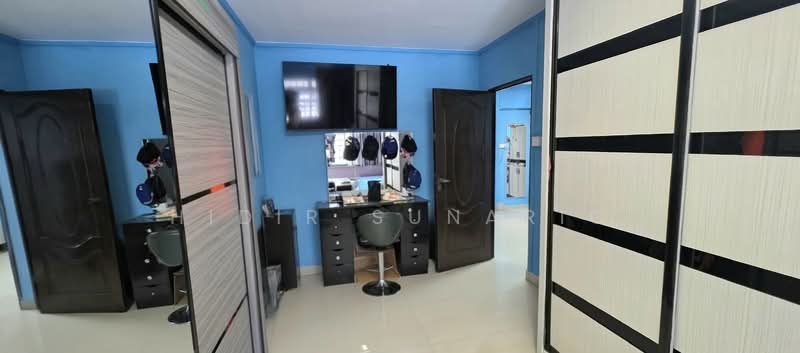 199 Pasir Ris Street 12, 199 Pasir Ris Street 12, 4 Bedrooms, 1,334 sqft, HDB Flat For Sale, by Hidir Sunario, 500101155 - Master Bedroom - PropertyGuru.com.sg