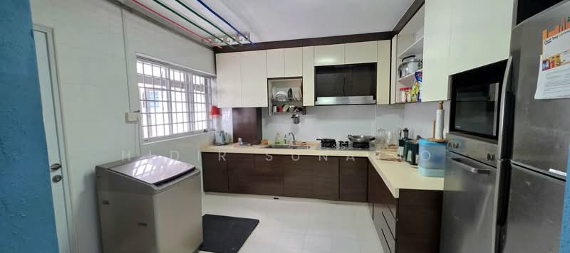 199 Pasir Ris Street 12, 199 Pasir Ris Street 12, 4 Bedrooms, 1,334 sqft, HDB Flat For Sale, by Hidir Sunario, 500101155 - Kitchen - PropertyGuru.com.sg