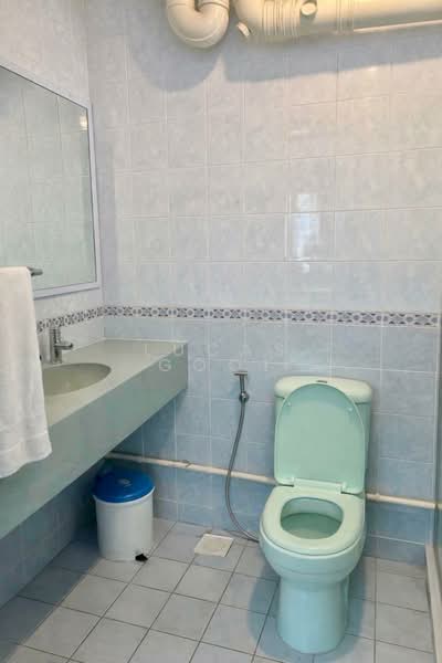 504A Montreal Drive HDB Flat For Sale at S$ 770,000 | PropertyGuru Singapore - Bathroom