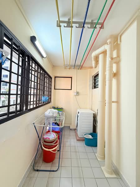 512 Serangoon North Avenue 4 HDB Flat For Sale at S$ 850,000 | PropertyGuru Singapore - Balcony