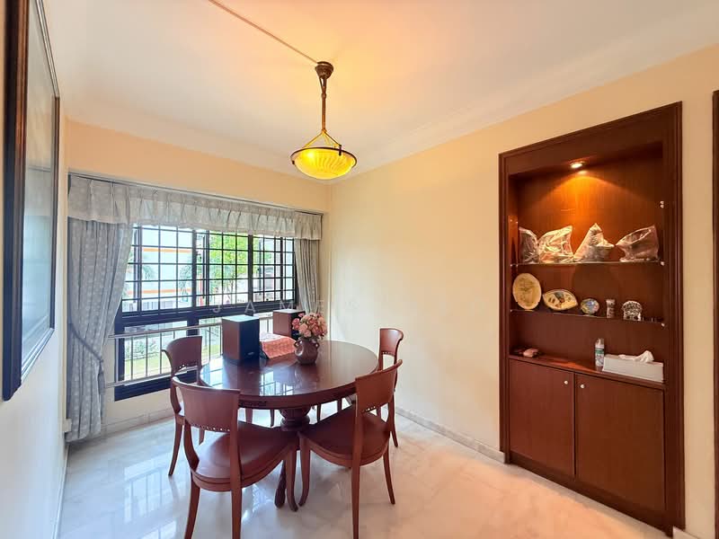 512 Serangoon North Avenue 4 HDB Flat For Sale at S$ 850,000 | PropertyGuru Singapore - Dining Room