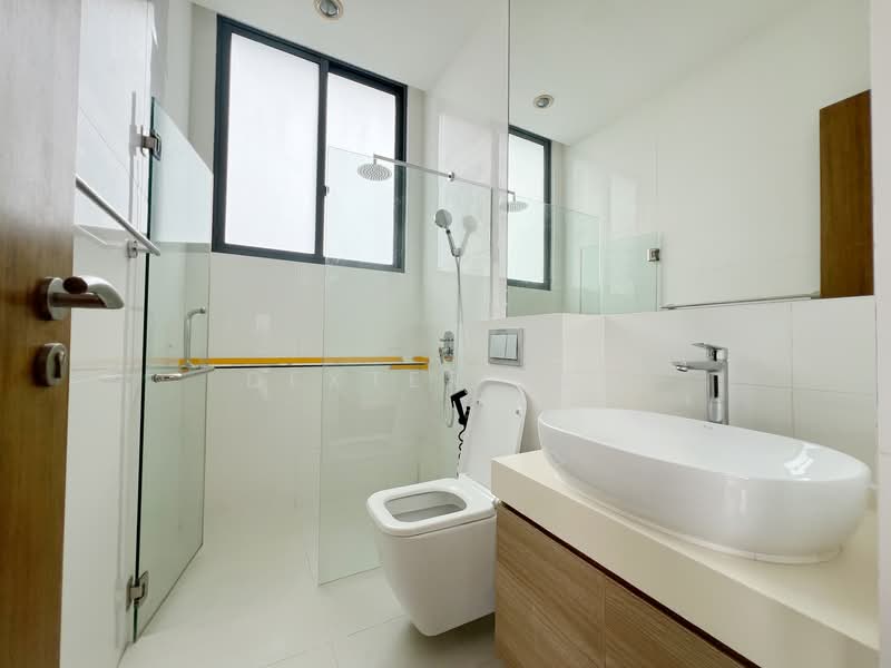 Rare Sea View 3-Storey Detached House for Rent, Ponggol Twenty-Fourth Ave, 7 Bedrooms, 4,500 sqft, Detached House For Rent, by Dexter Tan, 500101183 - Bathroom - PropertyGuru.com.sg