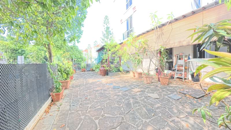 D'Manor Detached House For Sale at S$ 2,800,000 | PropertyGuru Singapore - Open Terrace