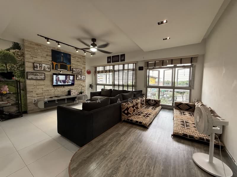326C Anchorvale Road, 326C Anchorvale Road, 3 Bedrooms, 1,205 sqft, HDB Flat For Sale, by Daliana Abdullah, 500101188 - Living Room - PropertyGuru.com.sg
