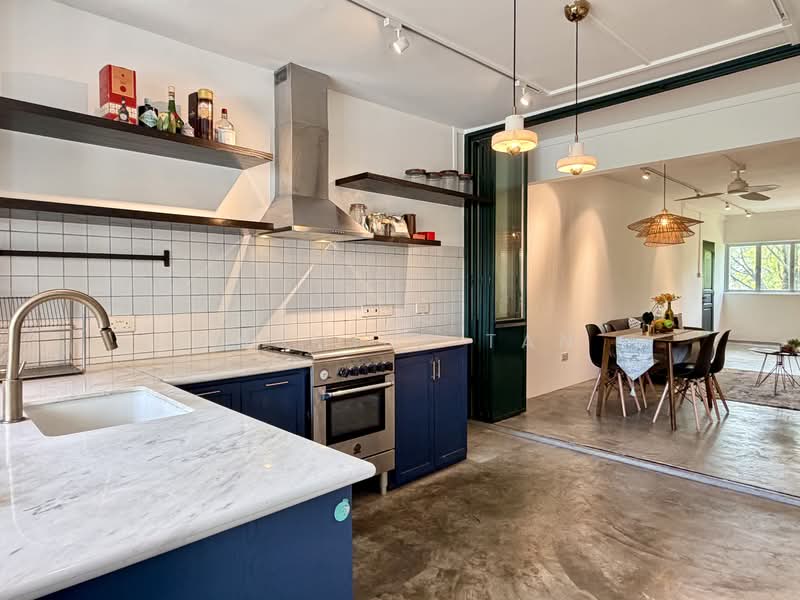 214 Serangoon Avenue 4 HDB Flat For Sale at S$ 600,000 | PropertyGuru Singapore - Kitchen