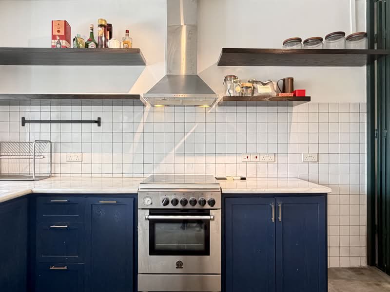 214 Serangoon Avenue 4 HDB Flat For Sale at S$ 600,000 | PropertyGuru Singapore - Kitchen