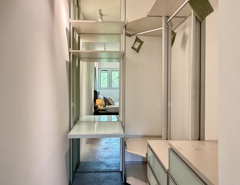 214 Serangoon Avenue 4 HDB Flat For Sale at S$ 600,000 | PropertyGuru Singapore - Bedroom