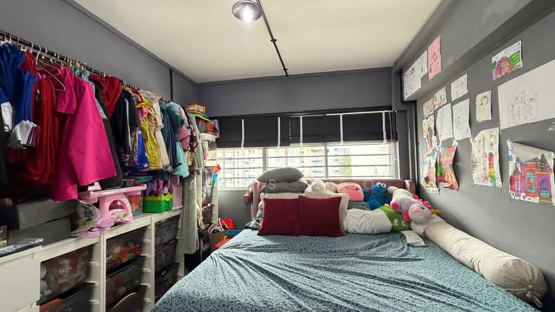 202 Tampines Street 21 HDB Flat For Sale at S$ 830,000 | PropertyGuru Singapore - Bedroom