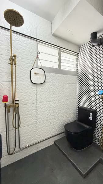 202 Tampines Street 21 HDB Flat For Sale at S$ 830,000 | PropertyGuru Singapore - Bathroom