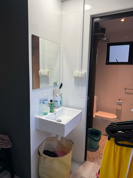 223 Serangoon Avenue 4, 223 Serangoon Avenue 4, 1 Bedroom, 721 sqft, HDB Flat For Rent, by Dave Sioh, 500101204 - Bathroom - PropertyGuru.com.sg