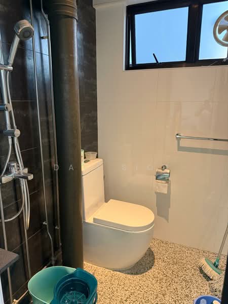 223 Serangoon Avenue 4, 223 Serangoon Avenue 4, 1 Bedroom, 721 sqft, HDB Flat For Rent, by Dave Sioh, 500101204 - Bathroom - PropertyGuru.com.sg