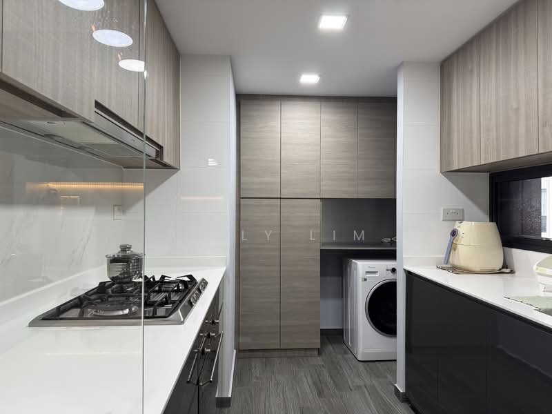 Botanique at Bartley, 227 Upper Paya Lebar Road, 3 Bedrooms, 926 sqft, Condominium For Sale, by Kelly Lim, 500101206 - Kitchen - PropertyGuru.com.sg