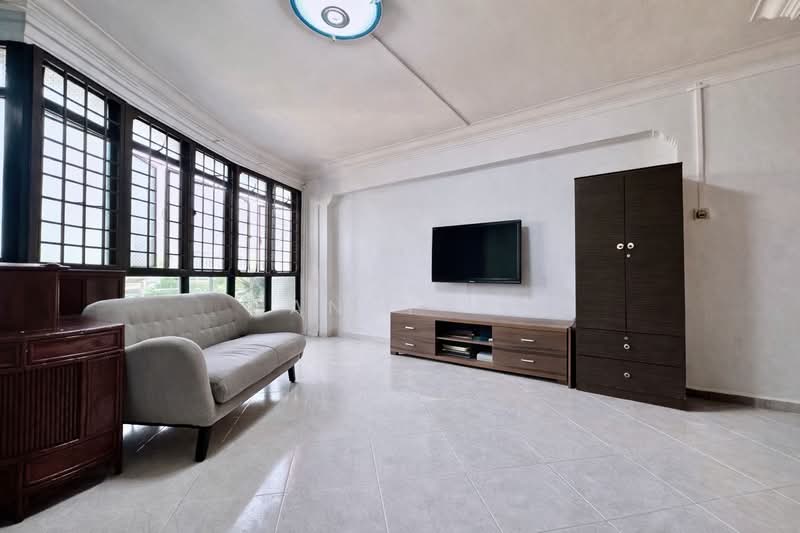 517C Jurong West Street 52 HDB Flat For Sale at S$ 700,000 | PropertyGuru Singapore - Living Room