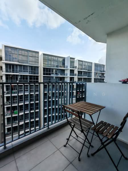 My Manhattan, 35 Simei Street 3, Studio, 400 sqft, Condominium For Rent, by Lim Kah Seng, 500101218 - Balcony - PropertyGuru.com.sg