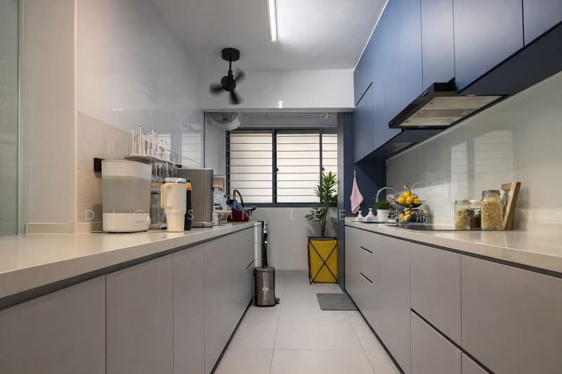 Tampines Street 61 HDB Flat For Sale at S$ 948,000 | PropertyGuru Singapore - Kitchen