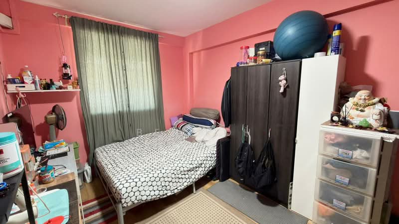 2 Beach Road HDB Flat For Sale at S$ 505,000 | PropertyGuru Singapore - Bedroom