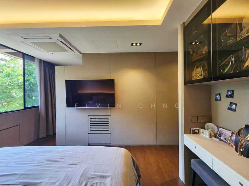 Grande Vista Condominium For Sale at S$ 2,380,000 | PropertyGuru Singapore - Master Bedroom