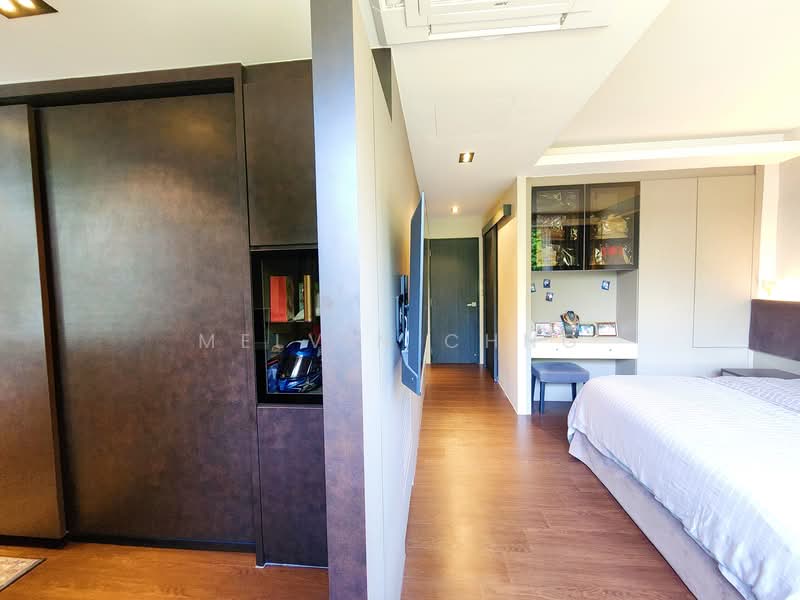 Grande Vista Condominium For Sale at S$ 2,380,000 | PropertyGuru Singapore - Master Bedroom