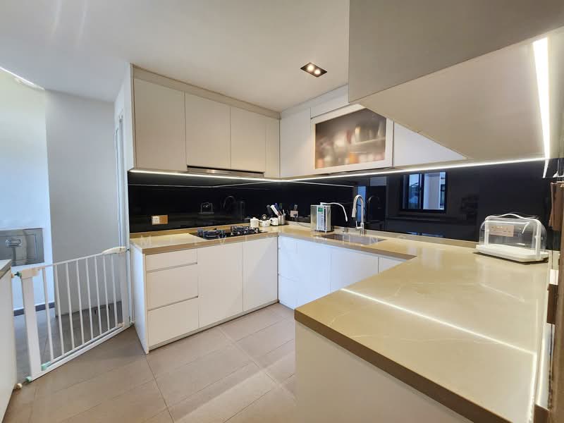 Grande Vista Condominium For Sale at S$ 2,380,000 | PropertyGuru Singapore - Kitchen