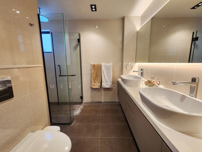 Grande Vista Condominium For Sale at S$ 2,380,000 | PropertyGuru Singapore - Bathroom