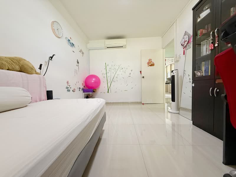 320 Yishun Central HDB Flat For Sale at S$ 445,000 | PropertyGuru Singapore - Bedroom