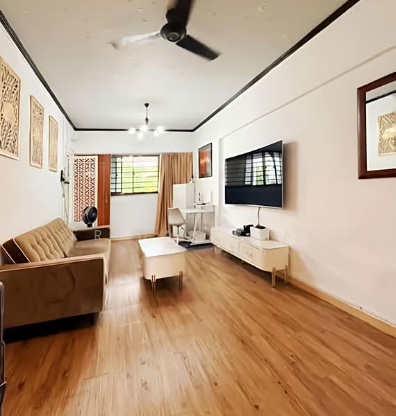 508 Jurong West Street 52 HDB Flat For Sale at S$ 460,000 | PropertyGuru Singapore - Living Room