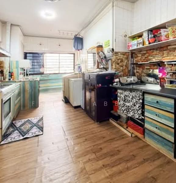 508 Jurong West Street 52 HDB Flat For Sale at S$ 460,000 | PropertyGuru Singapore - Kitchen