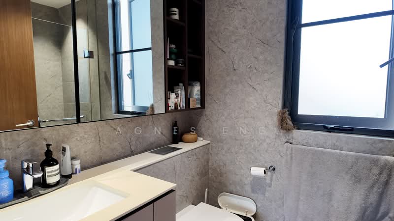 Verdale, 14 De Souza Avenue, 5 Bedrooms, 1,873 sqft, Condominium For Sale, by Agnes Eng, 500101239 - Master Bathroom - PropertyGuru.com.sg