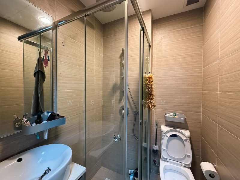 Guillemard Suites, 213 Guillemard Road, 1 Bedroom, 484 sqft, Apartment For Sale, by Wesley Lim, 500101246 - Bathroom - PropertyGuru.com.sg
