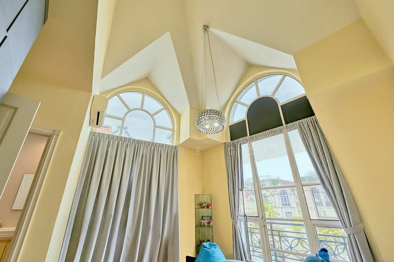 Burgundy Hill, Burgundy Crescent, 5 Bedrooms, 3,638 sqft, Semi-Detached House For Sale, by Serene Goh, 500101263 - Living Room - PropertyGuru.com.sg
