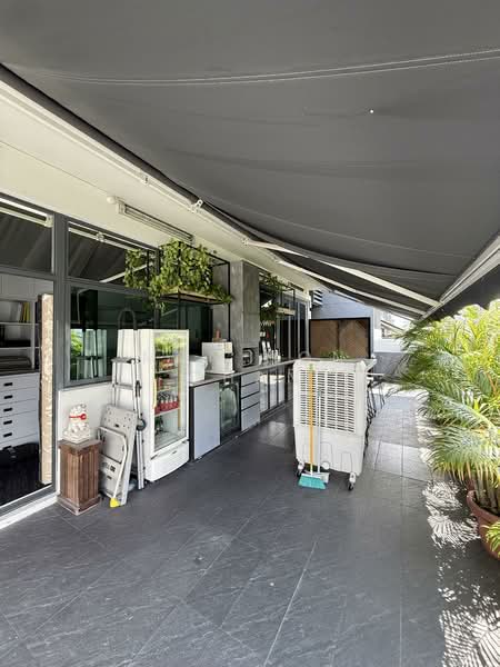 UB. One, 81 Ubi Avenue 4, 1,313 sqft, Light Industrial (B1) For Sale, by Mun Hon Chan, 500101267 - Kitchen - CommercialGuru.com.sg