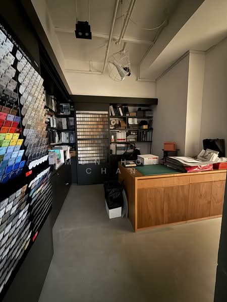 UB. One, 81 Ubi Avenue 4, 1,313 sqft, Light Industrial (B1) For Sale, by Mun Hon Chan, 500101267 - Interior - CommercialGuru.com.sg