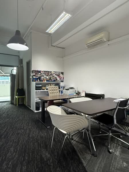UB. One, 81 Ubi Avenue 4, 1,313 sqft, Light Industrial (B1) For Sale, by Mun Hon Chan, 500101267 - Interior - CommercialGuru.com.sg
