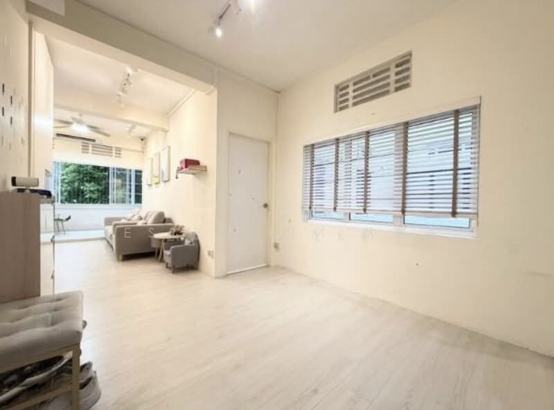 55 Tiong Bahru Road, 55 Tiong Bahru Road, 3 Bedrooms, 1,088 sqft, Walk-up Apartment For Rent, by Jeslyn Lim 林瑞香, 500101270 - Living Room - PropertyGuru.com.sg