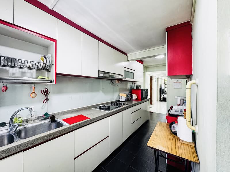 14 Kampong Arang Road HDB Flat For Sale at S$ 818,888 | PropertyGuru Singapore - Kitchen