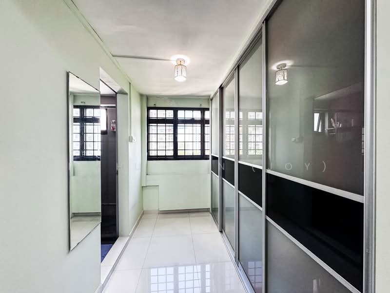 14 Kampong Arang Road HDB Flat For Sale at S$ 818,888 | PropertyGuru Singapore - Master room walk in wardrobe