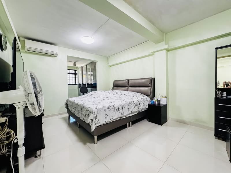 14 Kampong Arang Road HDB Flat For Sale at S$ 818,888 | PropertyGuru Singapore - Master bedroom 