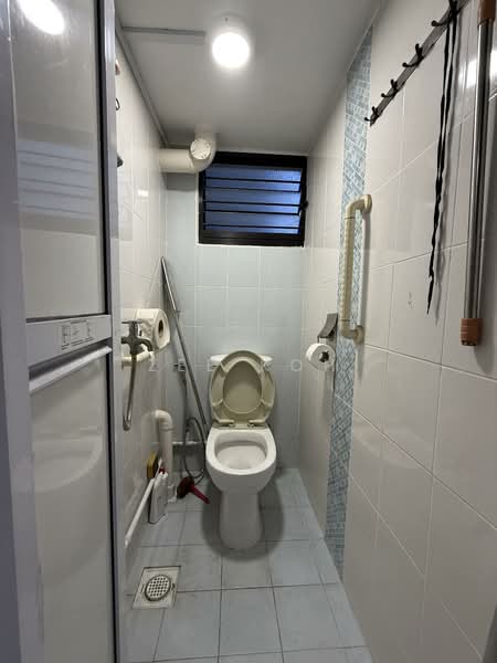 175 Boon Lay Drive, 175 Boon Lay Drive, 2 Bedrooms, 635 sqft, HDB Flat For Rent, by Zee Koh, 500101285 - Bathroom - PropertyGuru.com.sg