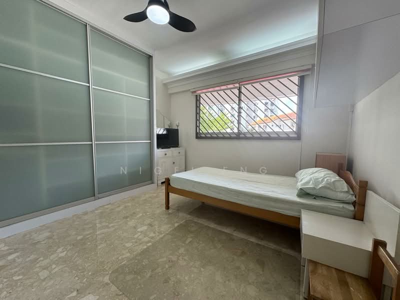 524 Bukit Batok Street 52, 524 Bukit Batok Street 52, 4 Bedrooms, 1,572 sqft, HDB Flat For Sale, by Nigel Eng, 500101286 - Bedroom - PropertyGuru.com.sg
