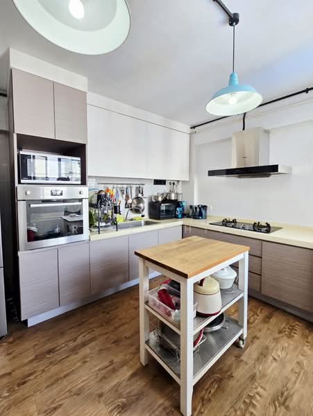 553 Pasir Ris Street 51, 553 Pasir Ris Street 51, 3 Bedrooms, 1,324 sqft, HDB Flat For Sale, by Irene Chiam, 500101288 - Kitchen - PropertyGuru.com.sg