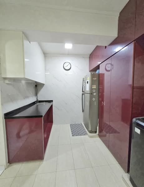 452 Hougang Avenue 10 HDB Flat For Sale at S$ 638,000 | PropertyGuru Singapore - Kitchen