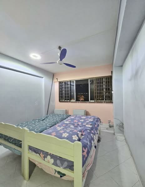 452 Hougang Avenue 10 HDB Flat For Sale at S$ 638,000 | PropertyGuru Singapore - Bedroom