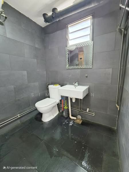 810 Tampines Avenue 4 HDB Flat For Sale at S$ 489,000 | PropertyGuru Singapore - Bathroom