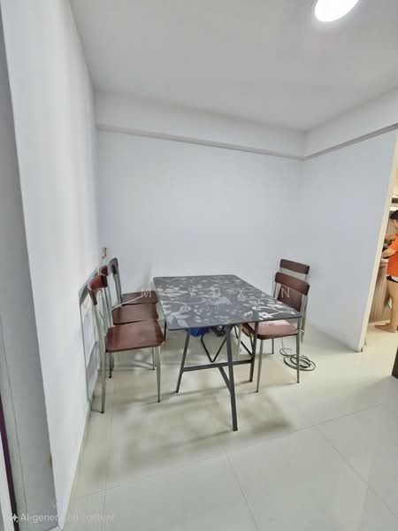 810 Tampines Avenue 4 HDB Flat For Sale at S$ 489,000 | PropertyGuru Singapore - Dining Room
