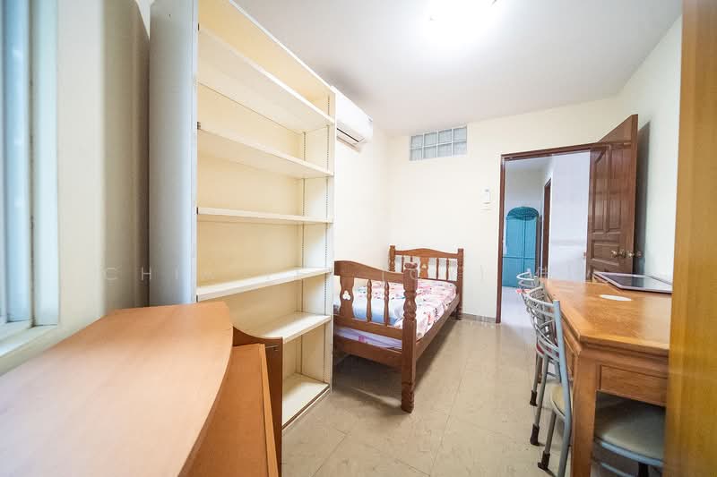 Freehold Corner Terrace Upper Thomson Near Mayflower MRT, , 10+ Bedrooms, 6,500 sqft, Corner Terrace For Sale, by Chia Yei (CY) 佳业, 500101307 - Bedroom - PropertyGuru.com.sg