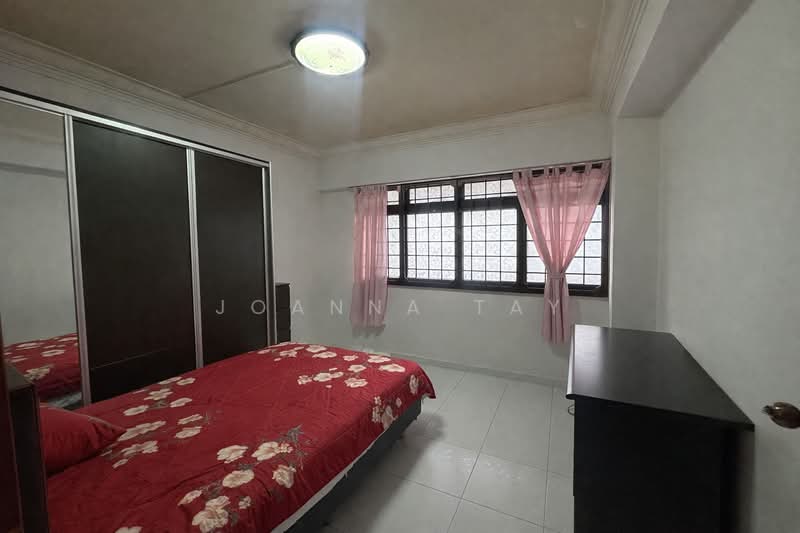 611 Woodlands Ring Road HDB Flat For Sale at S$ 550,000 | PropertyGuru Singapore - Bedroom