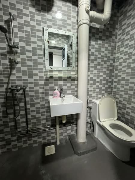 436 Fajar Road, 436 Fajar Road, Room Rental, 120 sqft, HDB Flat For Rent, by ViKi Yang, 500101327 - Bathroom - PropertyGuru.com.sg