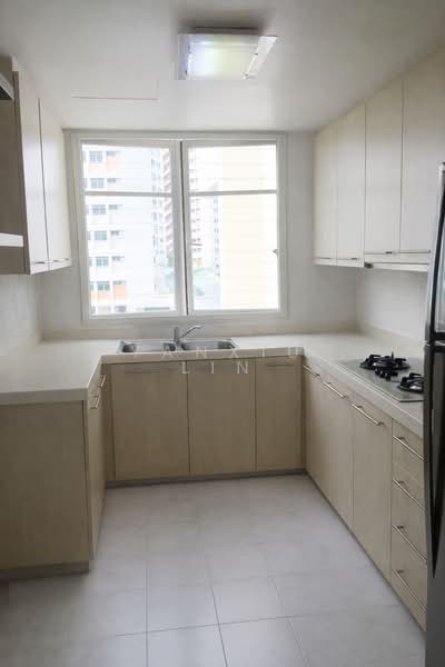 The Jade Condominium For Sale at S$ 2,250,000 | PropertyGuru Singapore - Kitchen