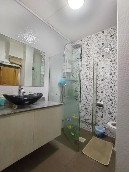 469 Jurong West Street 41 HDB Flat For Sale at S$ 920,000 | PropertyGuru Singapore - Bathroom