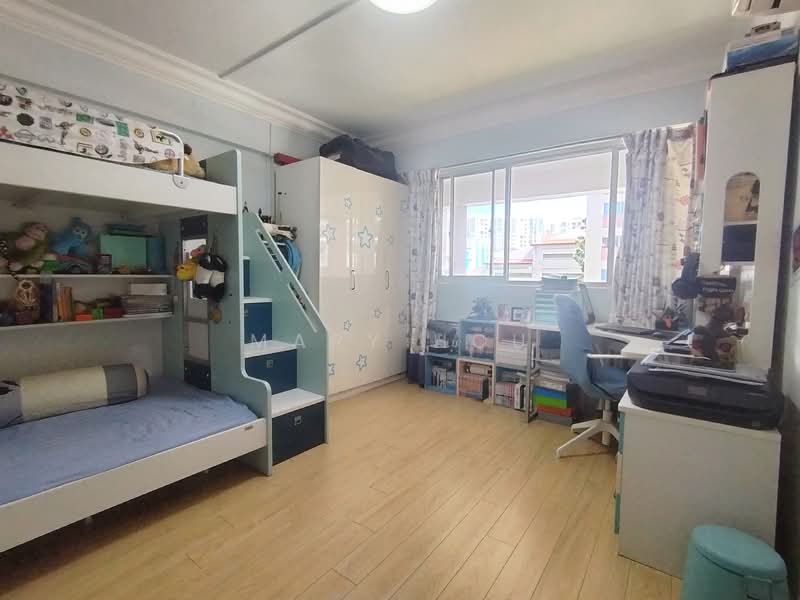 469 Jurong West Street 41 HDB Flat For Sale at S$ 920,000 | PropertyGuru Singapore - Bedroom